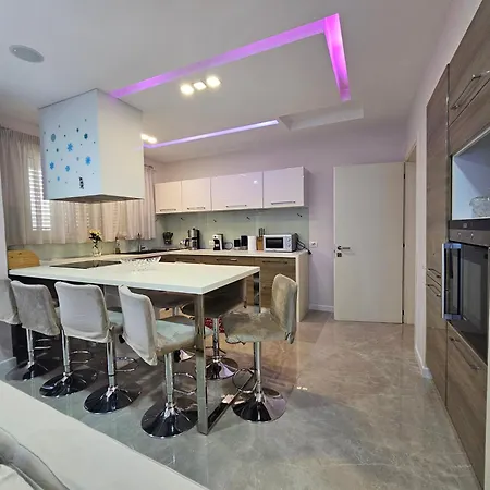 Apartment Eni's